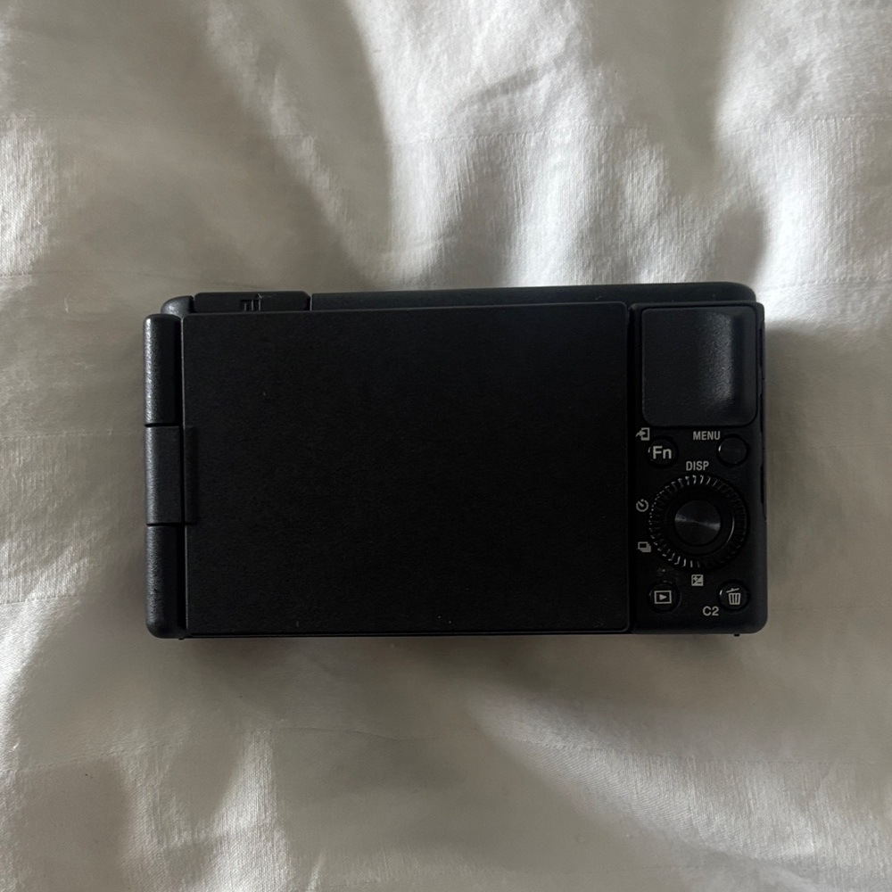 Sony ZV-1 Compact Digital Camera - Black - Picture 4 of 8